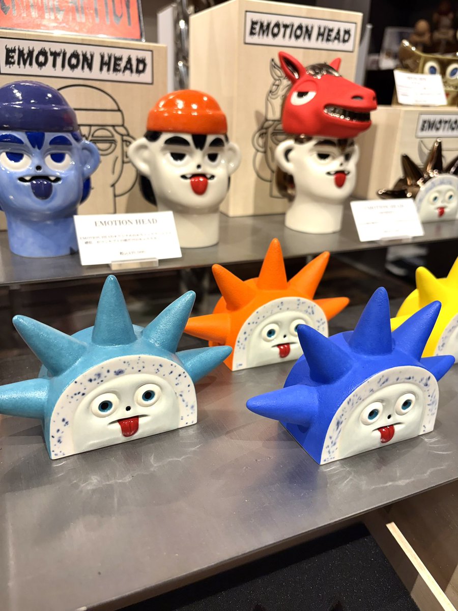 matamata_shop's tweet photo. おはようございます😊 matamata オープンしました！
開催中のEMOTION HEADのPOPUPも 残り2日となりました🤩
感情をテーマにした陶器・立体作品を 店頭のほか、一部オンラインでもご覧いただけます→ https://t.co/8iKkywGsi4
本日も皆さまのご来店・ご利用をお待ちしております😊
#オブジェ
#アート https://t.co/tCcGV0jZuG