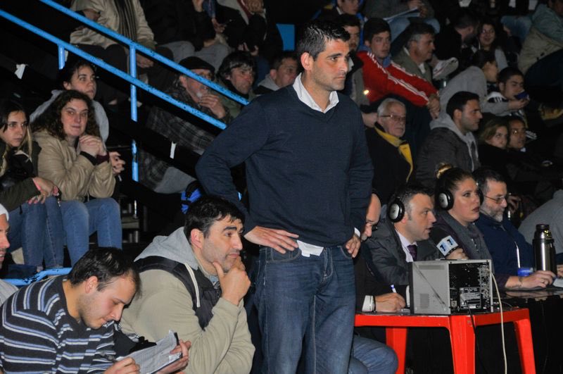 Mi técnico, cada día más convencido que es el mejor que podemos tener

No se deja apretar por ningun bobo

Ladran Gonza, señal que estan cogidos