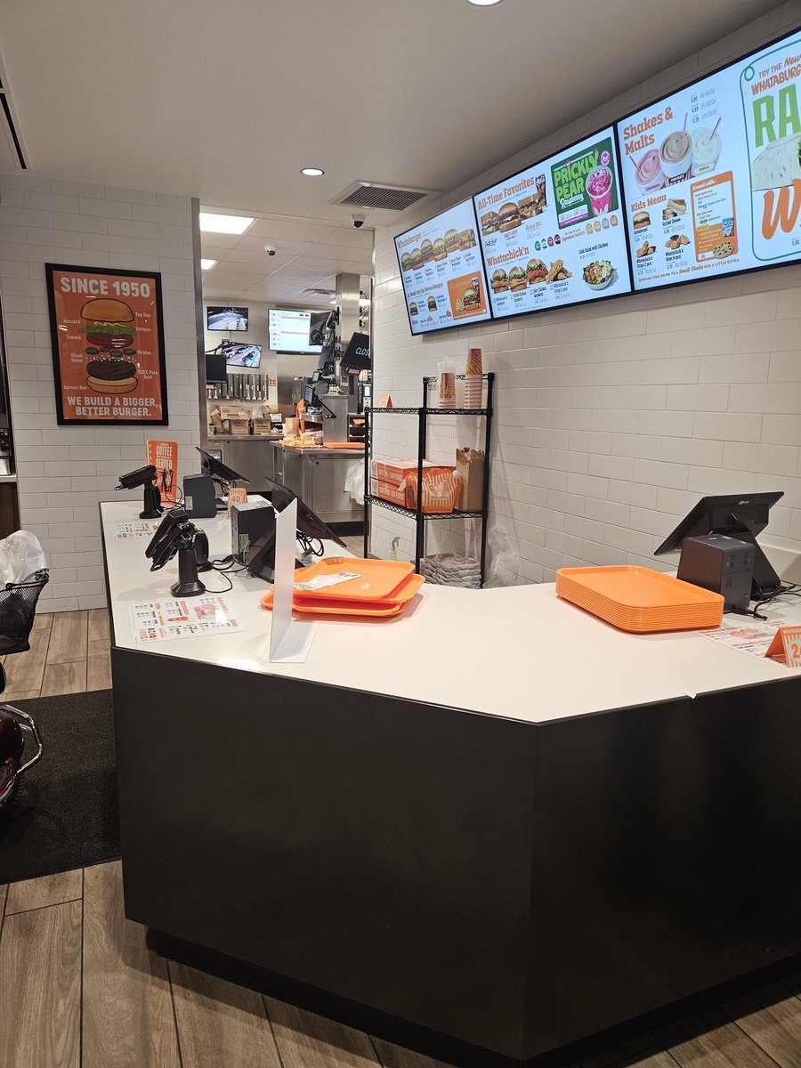 LuisGChapa's tweet photo. @Whataburger The Wendover Ave, Greensboro NC location needs serious attention. Almost an hour wait, no one at the cashier, and long lines with no communication. Very disappointing experience. Please address this. https://t.co/aKVCf8NFRc