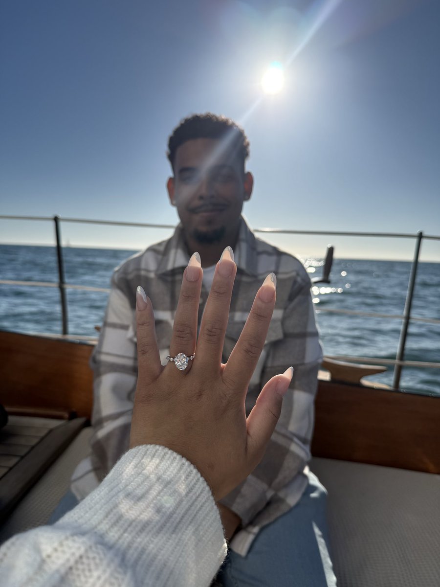 louwayne tweet media