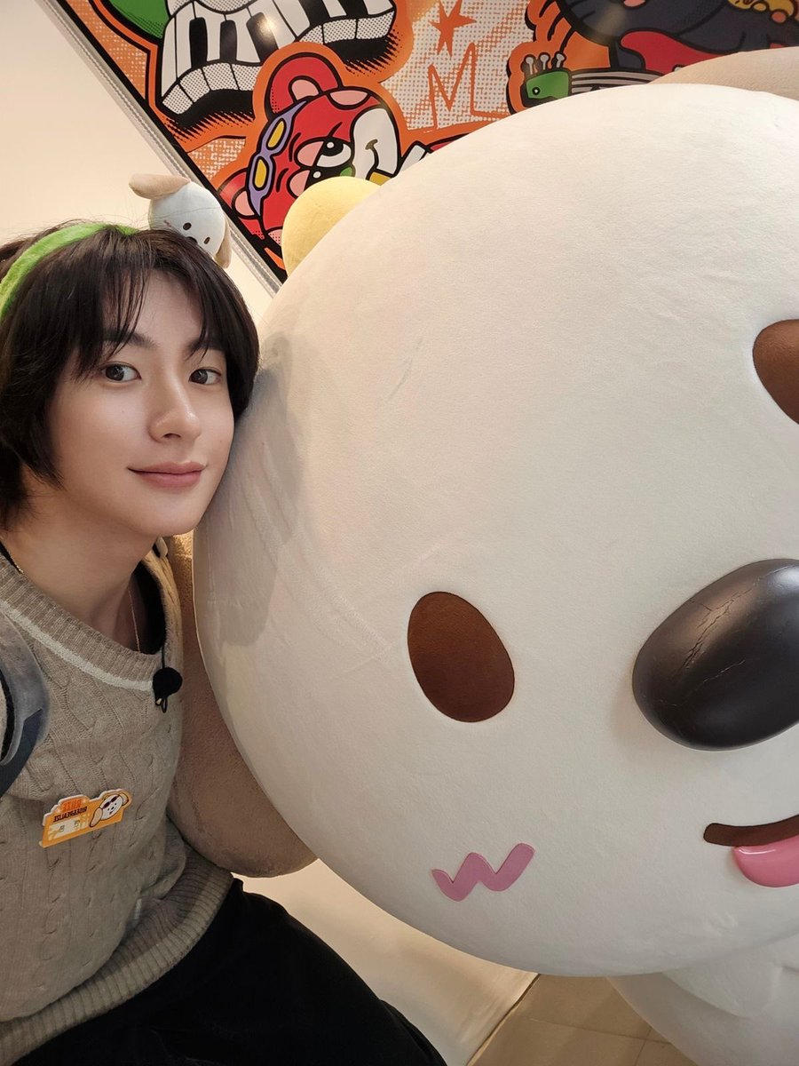 antonsmedia's tweet image. it's been 2 years since meongryeongie was shared to the world 🫶🏻 happy birthday to anton's child 🐶🦕