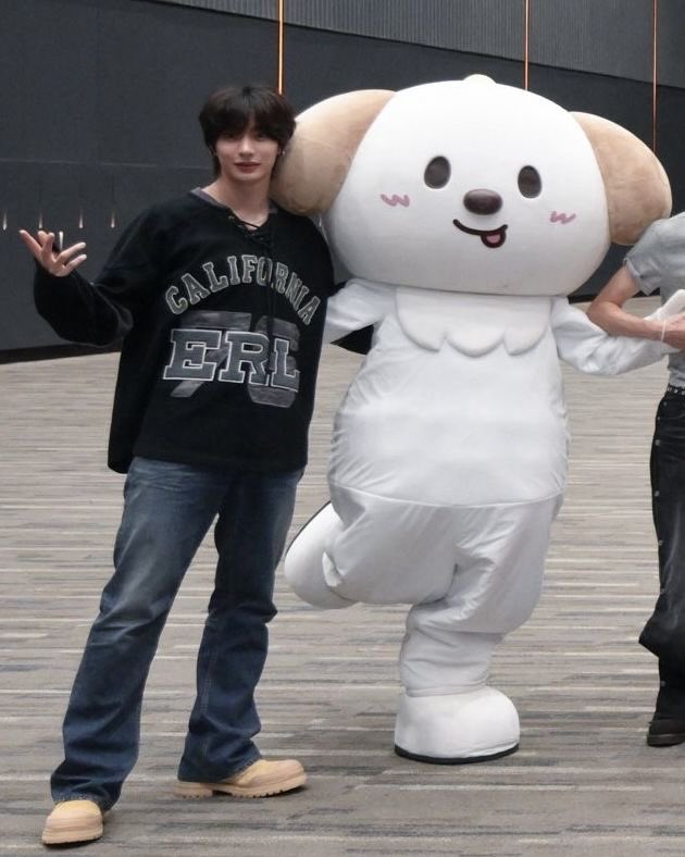 antonsmedia's tweet image. it's been 2 years since meongryeongie was shared to the world 🫶🏻 happy birthday to anton's child 🐶🦕