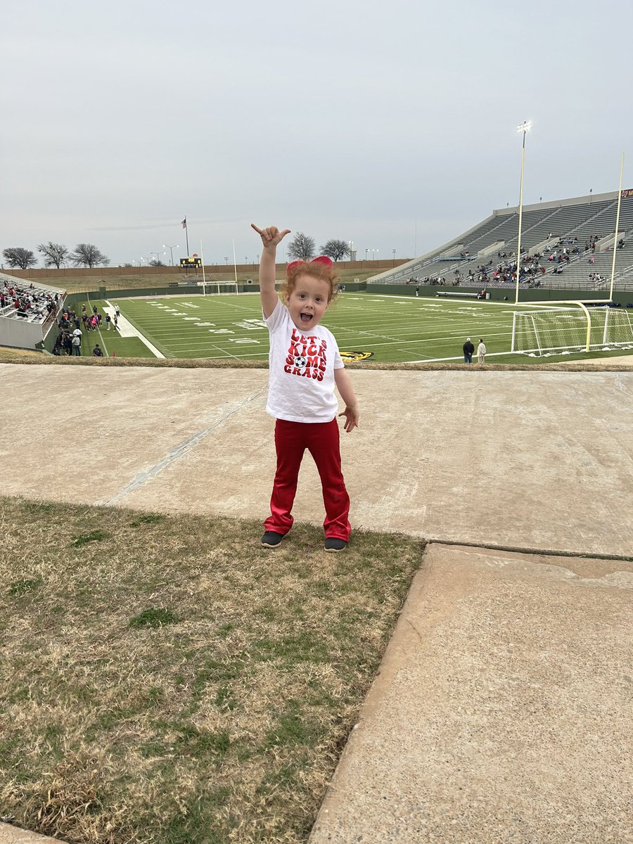 JoshBurris2's tweet photo. The life of an athletic trainers kid! https://t.co/tWmzGrZyEV