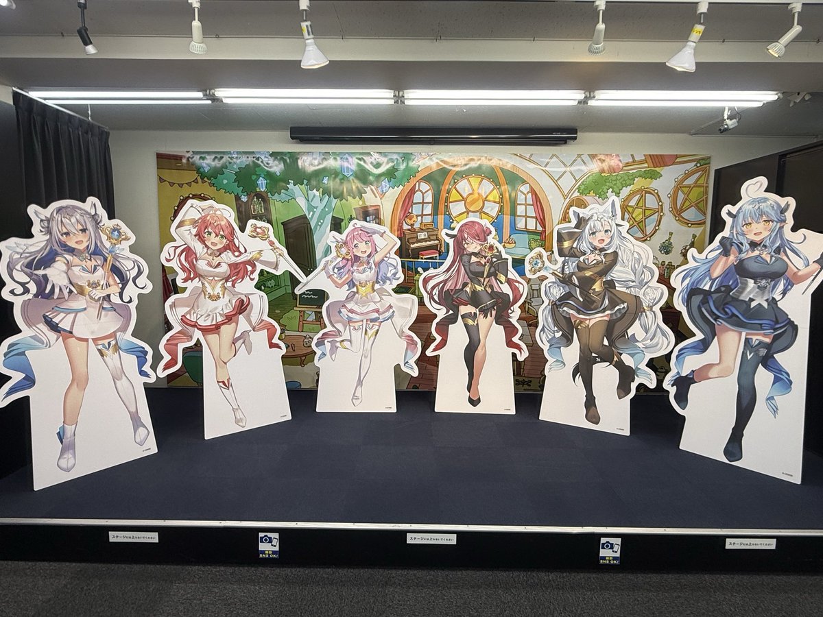 ゲーマーズ秋葉原店にてホロウィッチ！のPOP UP行ってきました✨ 整理