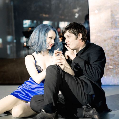 Revolutionary tweet media