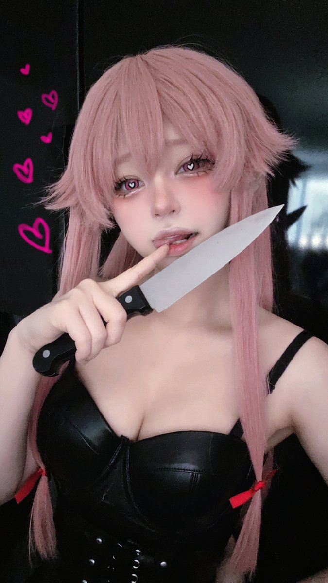 min_cosplay's tweet photo. Be my valentine 💗 https://t.co/RpJw4DFyq2