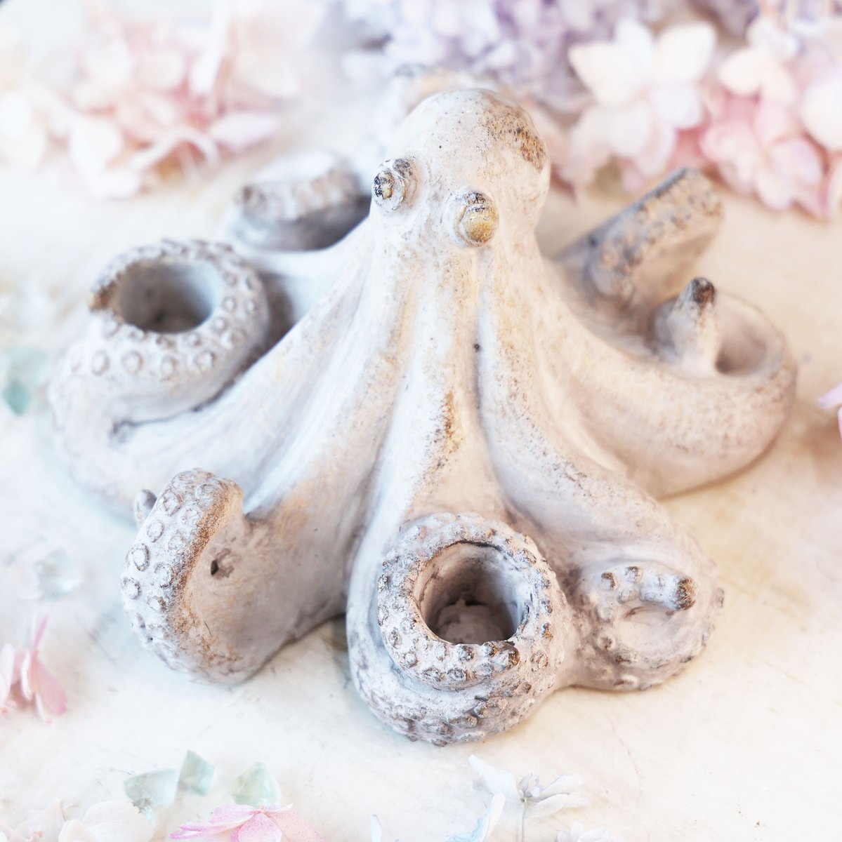 海福雑貨通販部の【雑貨】に、オブジェ「白いタコ」を1点upしました