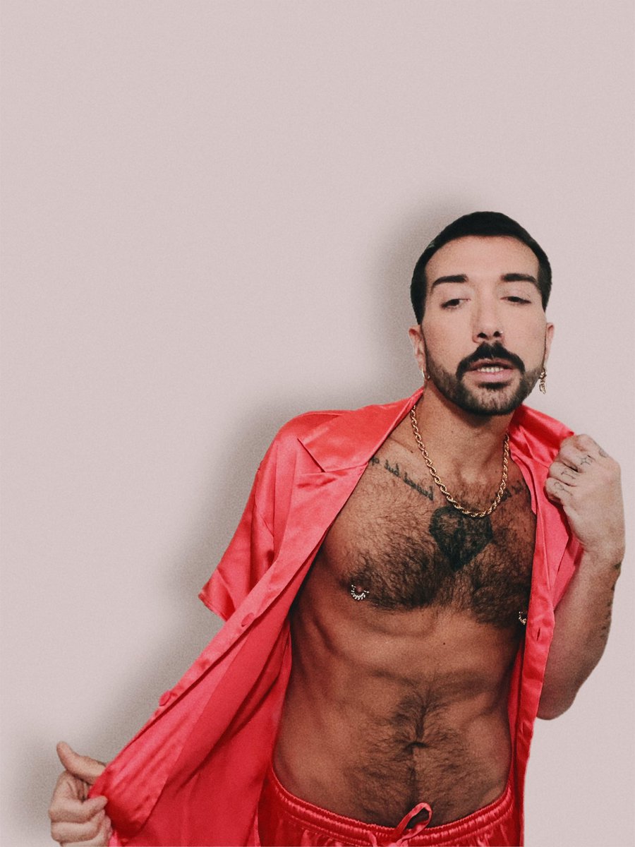 GregoryPatrickk's tweet photo. we don’t chase men, we chase chaos 😉

happy galentine’s day 2026 💘 https://t.co/fDIox3ttXm