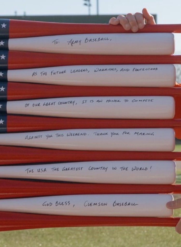 Jon_Blau's tweet image. The bat flag says, “To Army Baseball, As the future leaders, warriors, and protectors of our great country, it is an honor to compete against you this weekend. Thank you for making the USA the greatest country in the world! God bless, Clemson Baseball.”