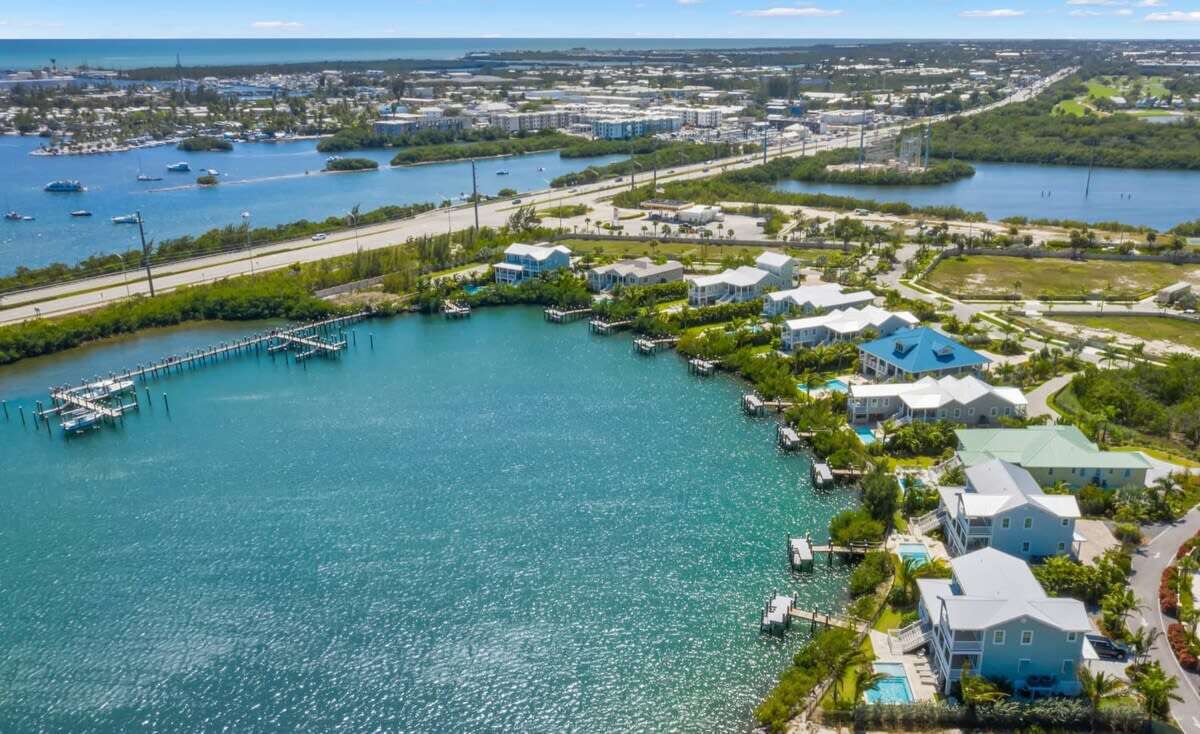 #Brightwild #VacationRentals | Tampa, Clearwater &amp; Key West findrentals.com/vacation-renta…