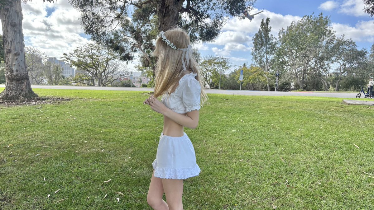 ᕱ⑅ᕱ scarlett tweet media