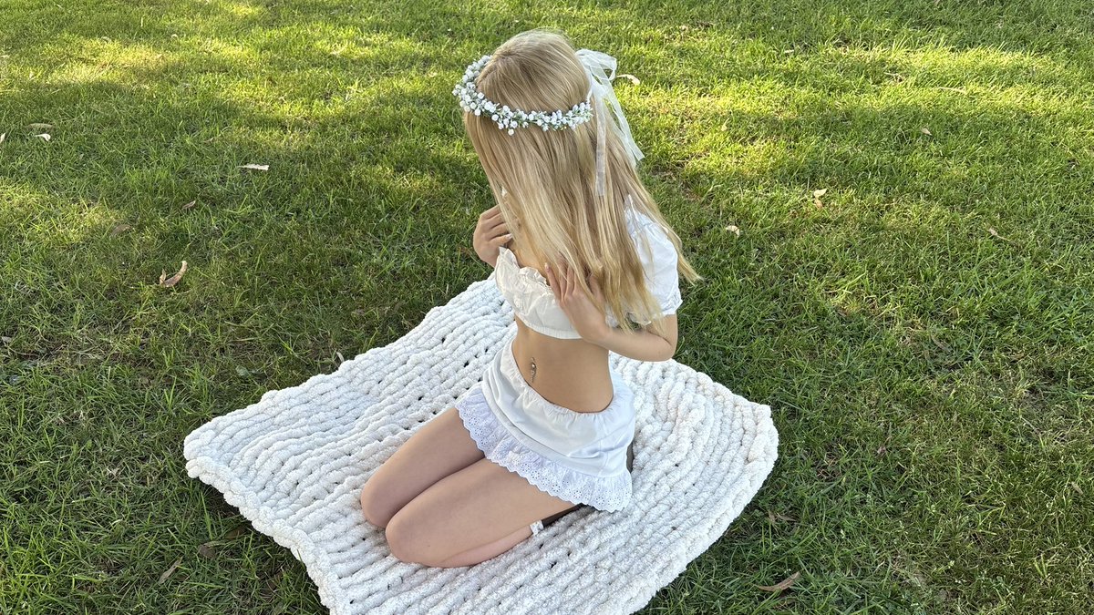 ᕱ⑅ᕱ scarlett tweet media