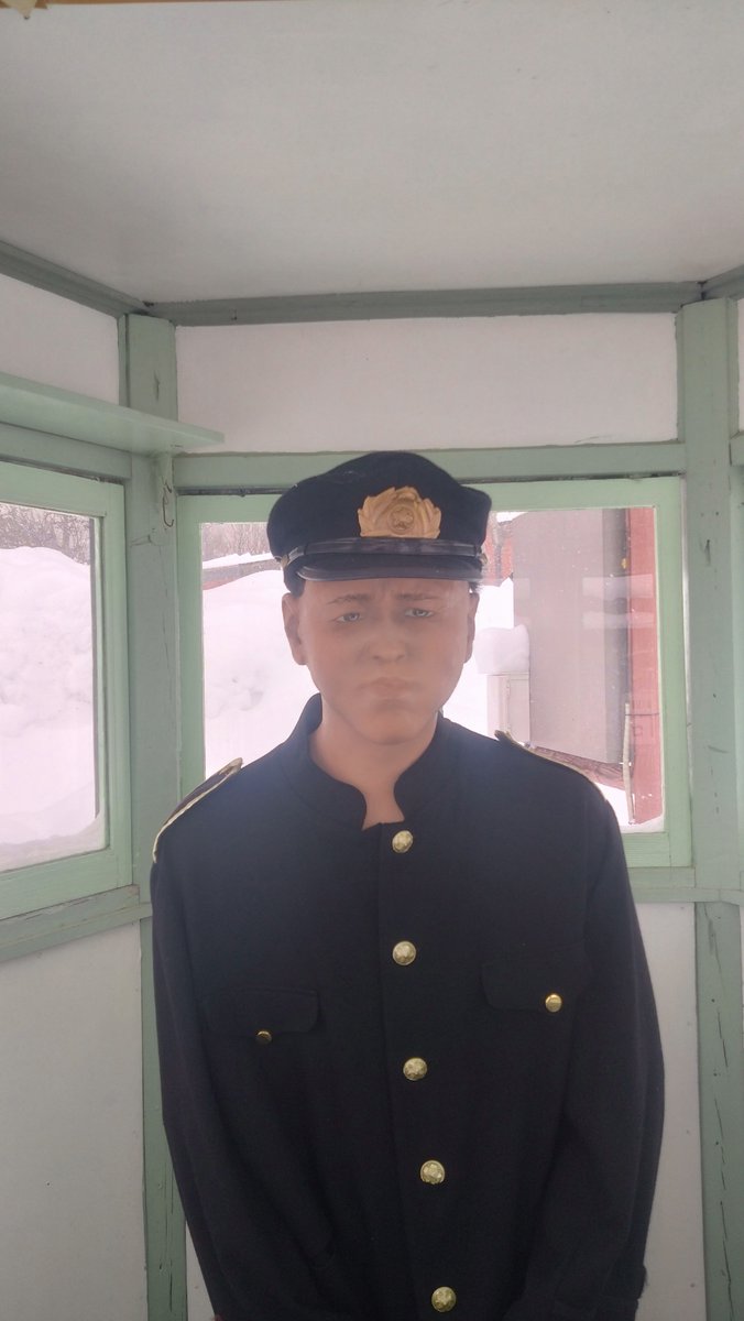 kangoku_prison's tweet photo. こんにちは😊
本日の網走監獄は雪が降っております！
敷地内は大変滑りやすくなっておりますので、
ご来館の際はお足元にご注意ください！

＃網走監獄
＃雪の網走監獄
＃中の看守さんも寒そうですね https://t.co/LCiVSD0SjJ