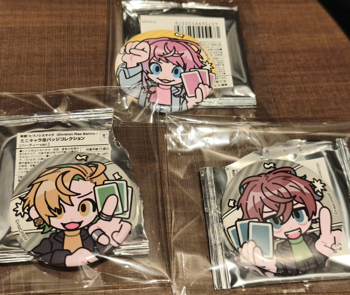 しろくろ tweet media