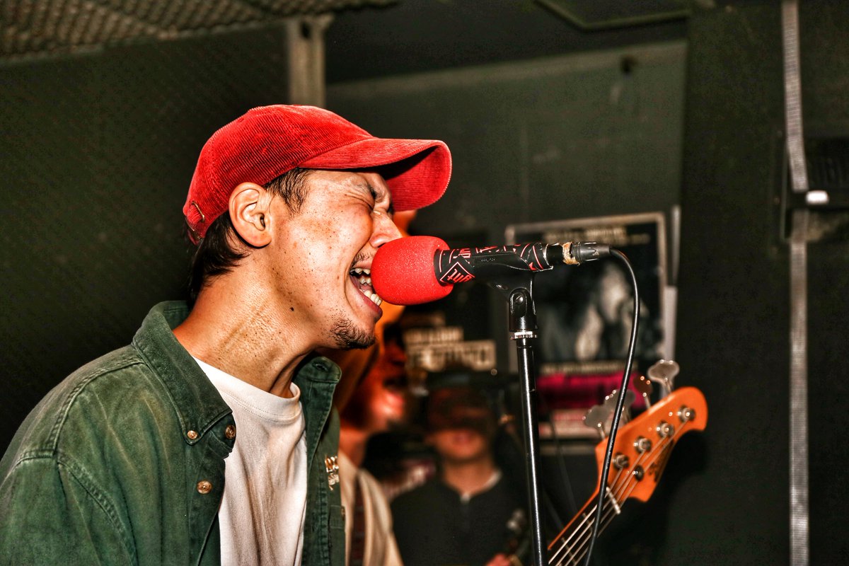 Take out bright tweet media