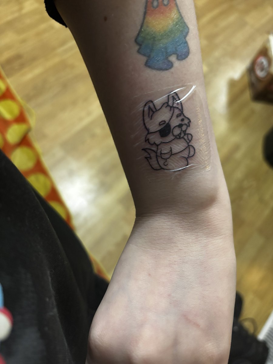AGGRESSlVEBLUES's tweet photo. // new tattoo https://t.co/lfNwtX2A1g