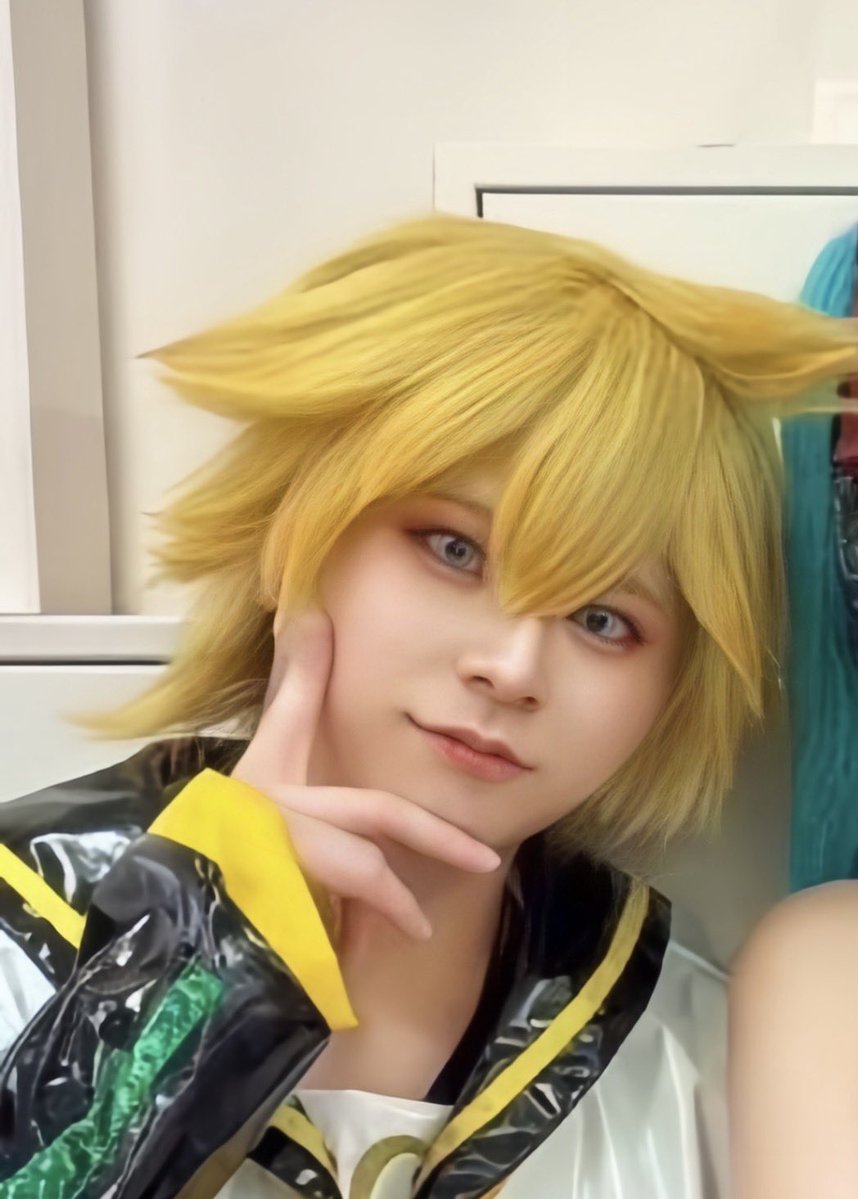 あっくん水色カラコン似合うかもわからん