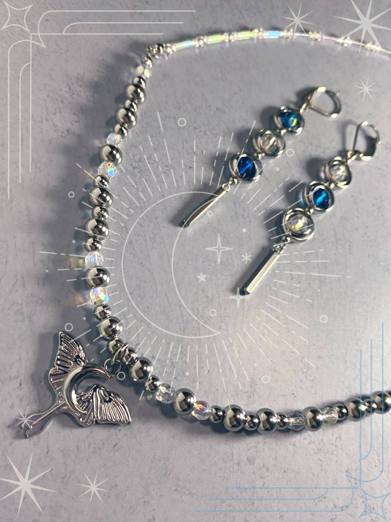 ✨NEW COLLECTION✨

静寂を纏う…夜空シリーズ🌌

🌙銀の月冠(ネックレス)
🏹蒼穹の三つ星(耳飾り)
🐍蛇使いの秘薬(耳飾り)
✨ステラ ドロップ(耳飾り)

2/15(日)〜2/18(水) 
BASEにて期間限定販売✨
貴方の夜を守る、一欠片の光に…