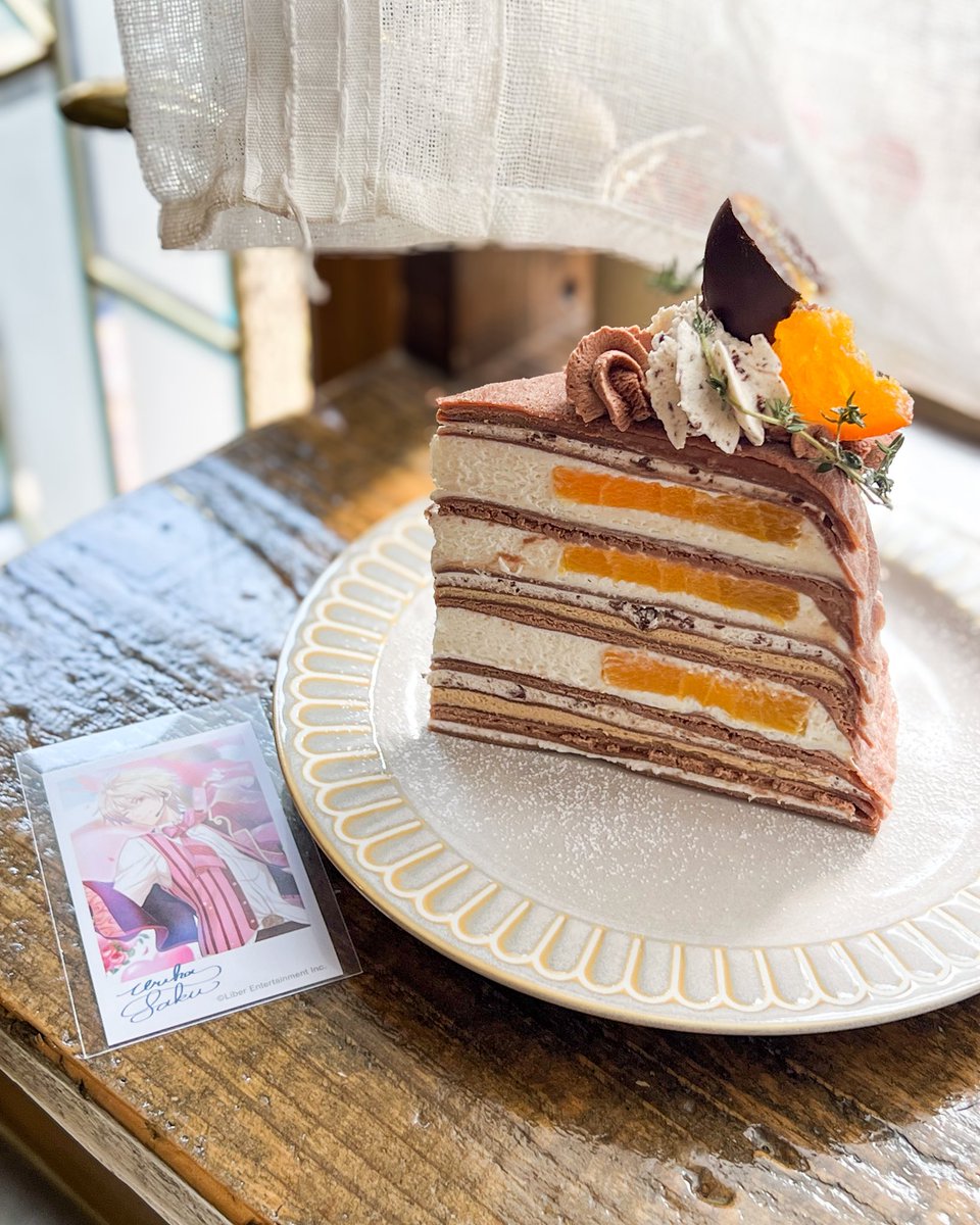 折角なのでチョコスイーツ食べに行きづらいお店に
かわいいミルクレープ〜