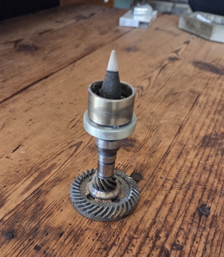 お天気良くてブルーベリーさん鉢の土の入れ替えした♪

そして久しぶりのお香タイム！

柑橘系は癒される～♪