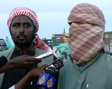 EDayanoof's tweet image. 🚨 #Breaking| Reliable sources:
A person linked to a Houthi terrorist group entered #AlMahrah with a forged passport heading to #Hadhramaut,under suspicious coordination with external parties🇸🇦🤝🇸🇴
Who allowed this,and what’s the message behind it?
#SaudiArabia_exports_terror