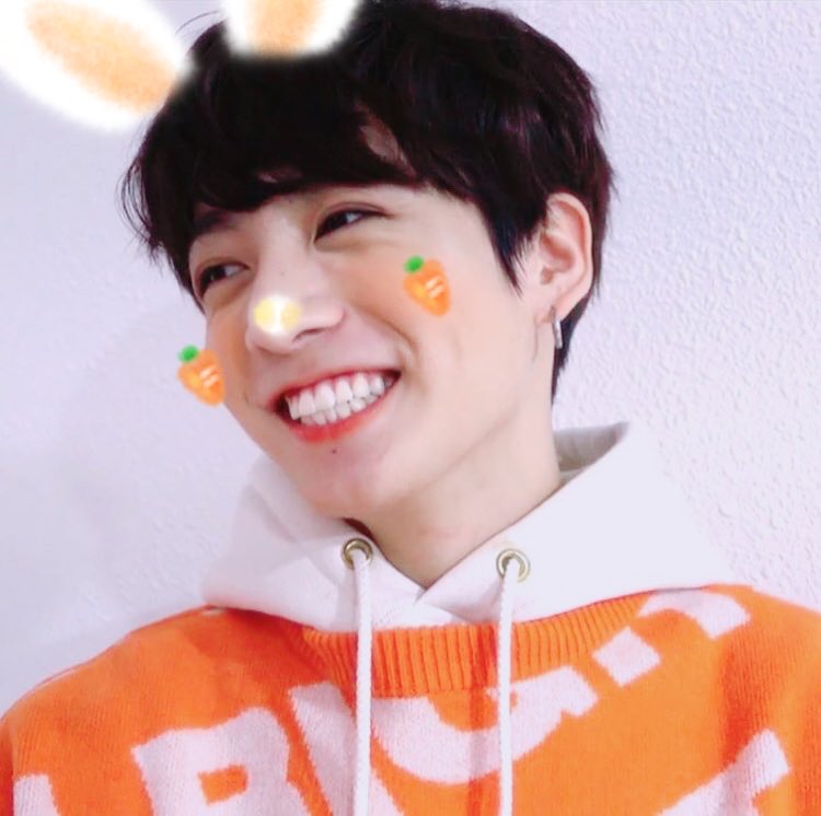not that anyone asked, but i'm obsessed with this orange jungkook