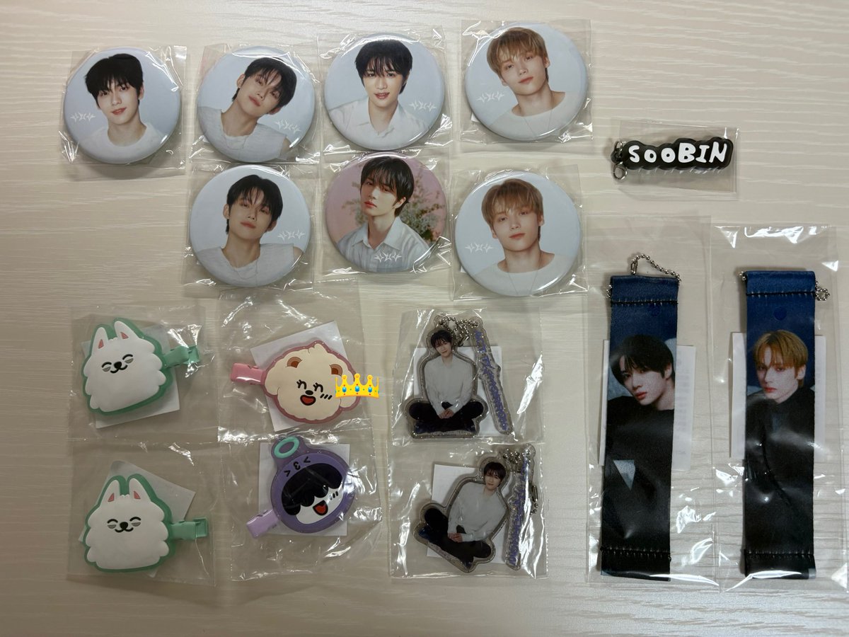 TXT ACT:TOMORROW アクリルチャーム フラッグキーホルダー カプセル