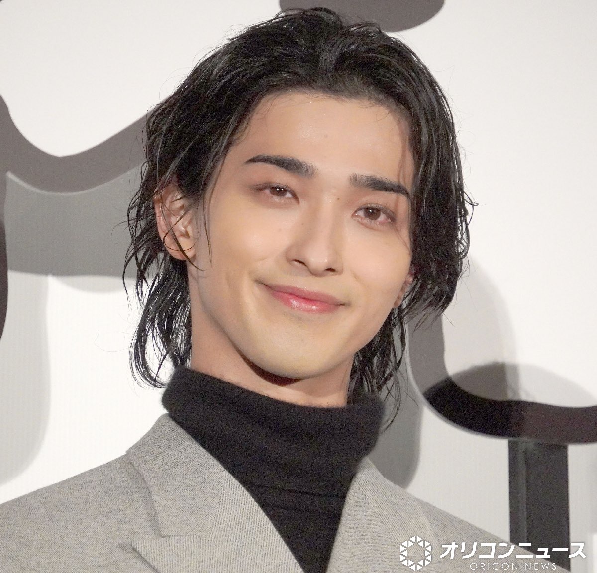 oricon's tweet photo. ＼ハッピーバレンタイン／
🏆女性が選ぶ
恋人にしたい有名人ランキング

1 目黒蓮／Snow Man
2 松村北斗／SixTONES
3 吉沢亮
4 竹野内豊
5 中島健人
6 山田涼介／Hey! Say! JUMP
7 横浜流星
8 寺西拓人／timelesz
⠀ 平野紫耀／Number_i
10 佐野勇斗／M!LK

💕推しコメント
https://t.co/jHPetMfiYb https://t.co/iHqQF3Vu1Z