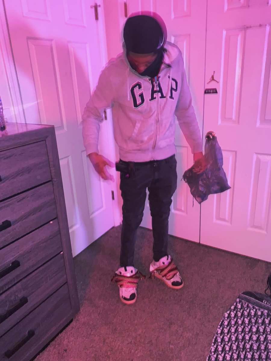 SipKroll's tweet photo. Send yo demon up to god https://t.co/nScbmLBVf1