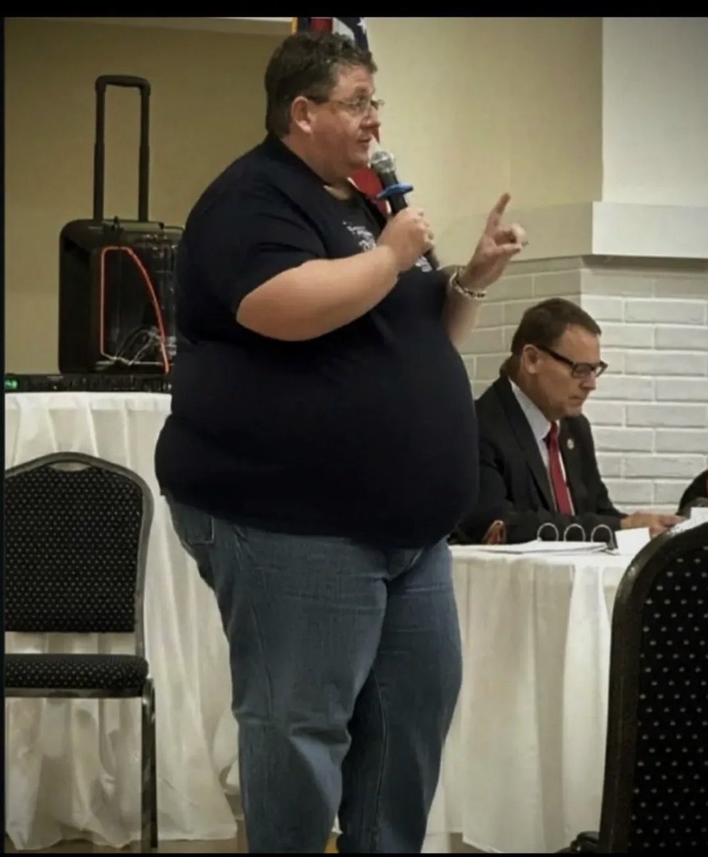 Ryunortiz's tweet photo. @VoteRandyFine @RepFine You need to work more on losing weight and being less of a racist piece of doodoo. https://t.co/IoTIraVclJ