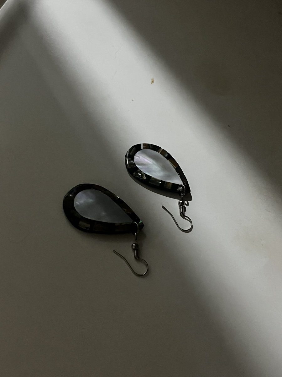 Eu amo brincos perolados