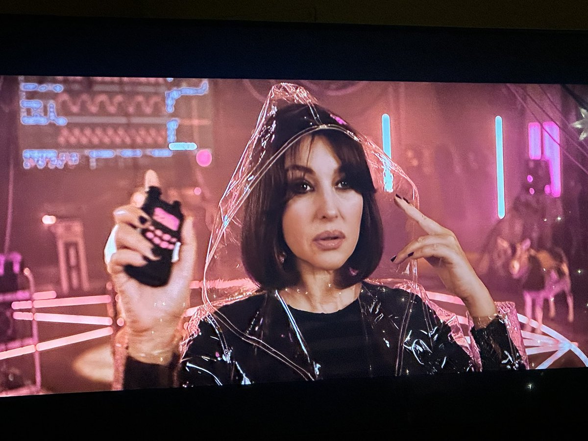 Between this and Beetlejuice Beetlejuice, Monica Bellucci knows how to make an entrance to a banger disco song. #FFBMovieNight #Nekrotronic