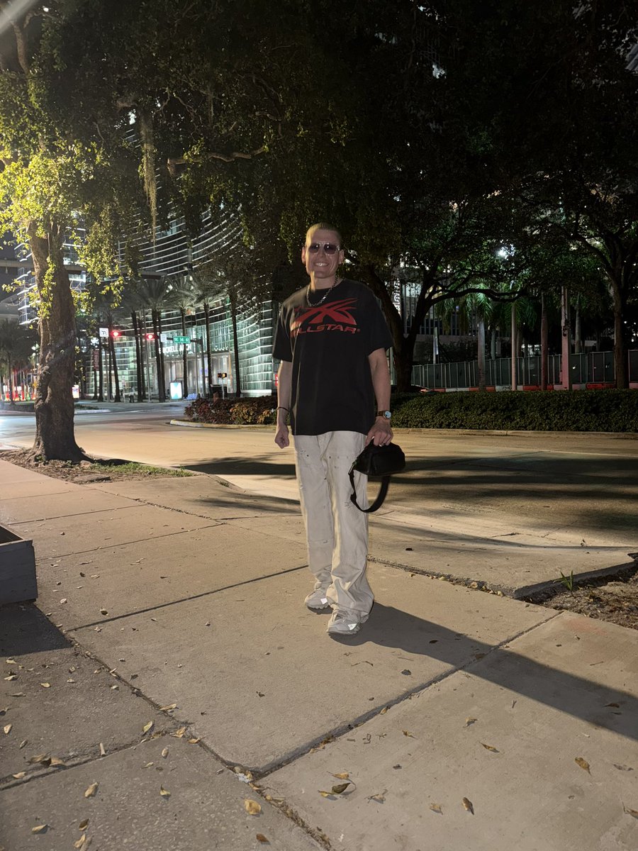 KingAnt's tweet image. Most people aren’t tired. 

They’re uninspired. 

There’s a cure for that and it’s not rest.