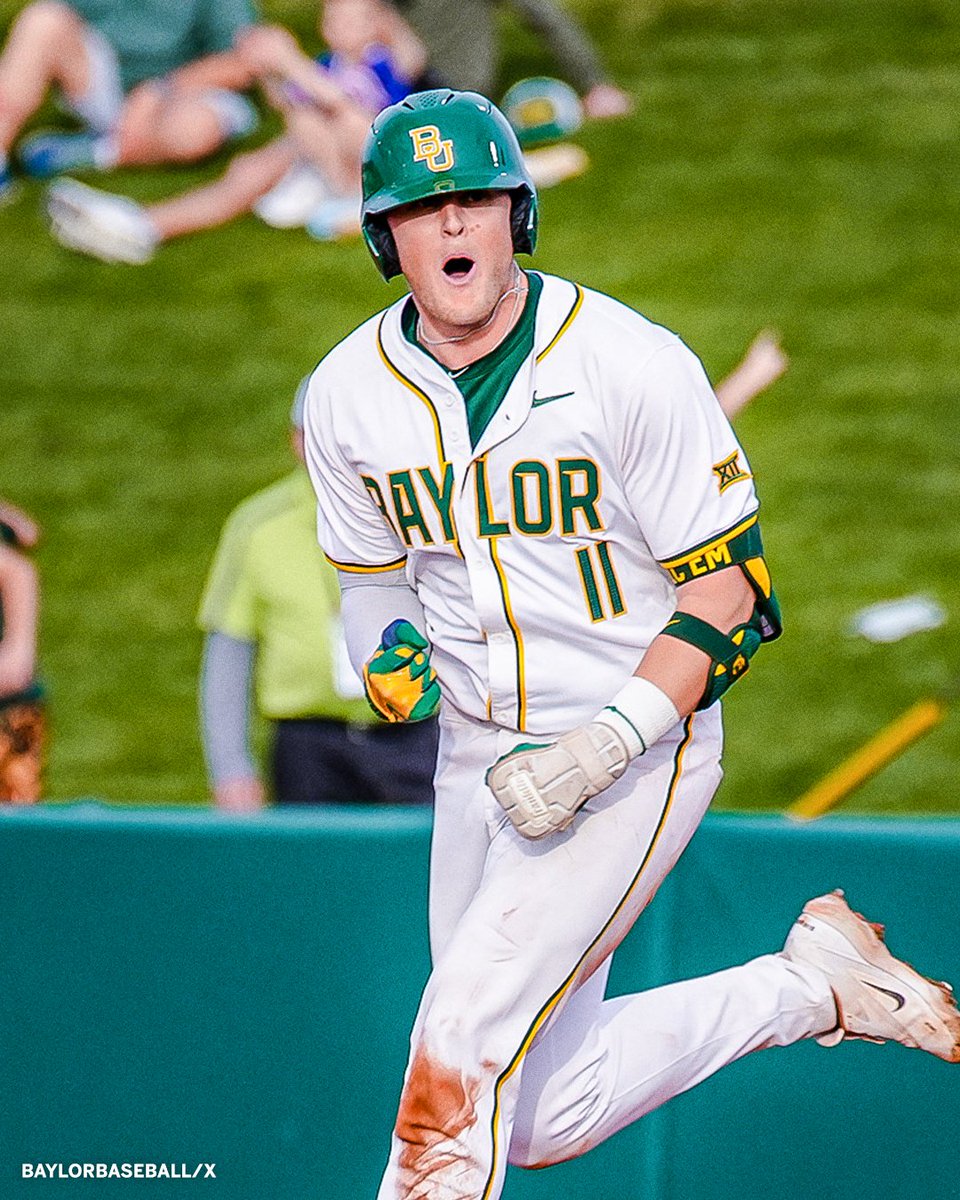 Baylor's Tyce Armstrong hit three grand slams in his team debut, while also recording 12 RBIs 😱 

He is the second player to hit three grand slams in a D-I baseball game since the NCAA started recording stats in 1957.