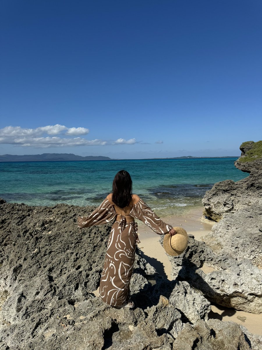 情報が漏れちゃってたので携帯も新しく変更してきた✌︎
色々なオプションの誘惑に全部拒否をして
お店の人はこの人全然オプションつけてくれないじゃーんって顔してたけど、
それにも頑張って目をつぶって！
勝ちましたよ！！笑笑

前より月々の料金安くなったぜぇー！！笑