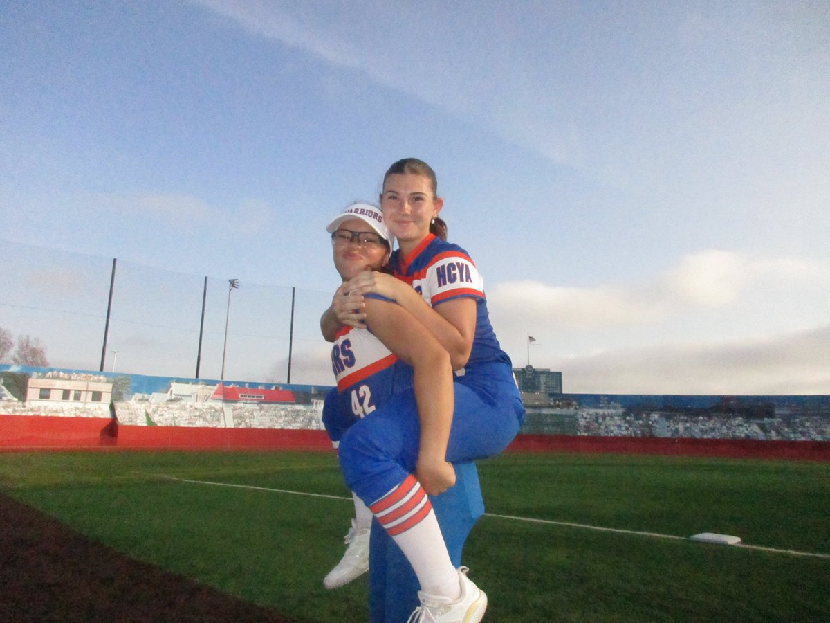 Haylee2408's tweet photo. HCYA Warriors are 3-1 so far in The Space City Classic 

#highschoolsoftball
#softball #HCYAWarriors
#warriorsoftball #SpaceCityClassic #VYPEHouston https://t.co/jiWVjO3PhS