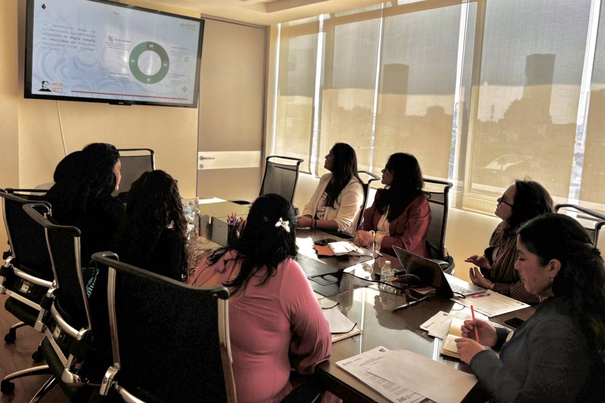 Con la directriz de <a href="/martibatres/">Martí Batres</a> Dir. Gral. del <a href="/ISSSTE_mx/">ISSSTE</a> trabajamos en el fortalecimiento de acciones sobre igualdad sustantiva en todas las áreas revisando el presupuesto con perspectiva de género para garantizar el ejercicio de los derechos de las mujeres. #Salud🏥🩺📝⚖️🙋🏻‍♀️