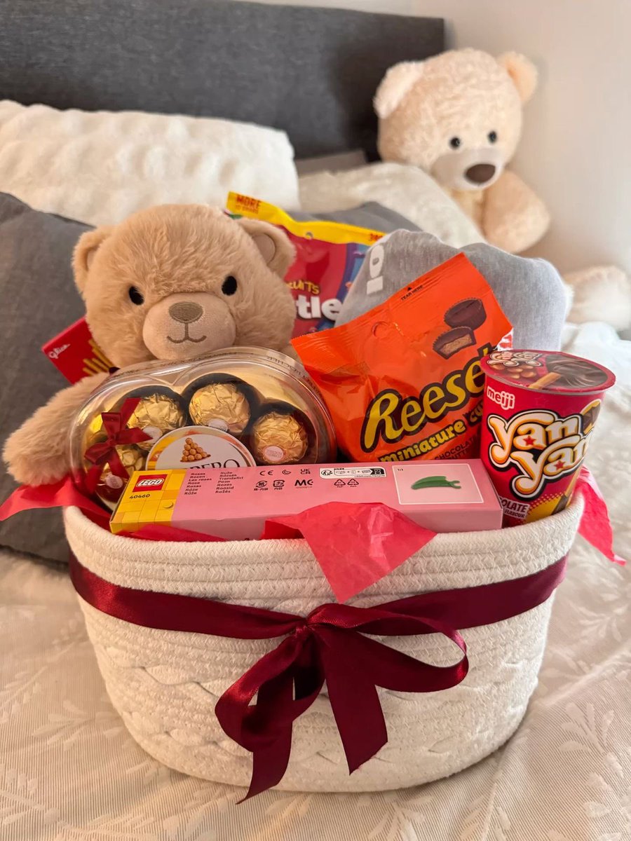 Eso cualquier día, pero me refería a esto.
Feliz San Valentin, Lia.