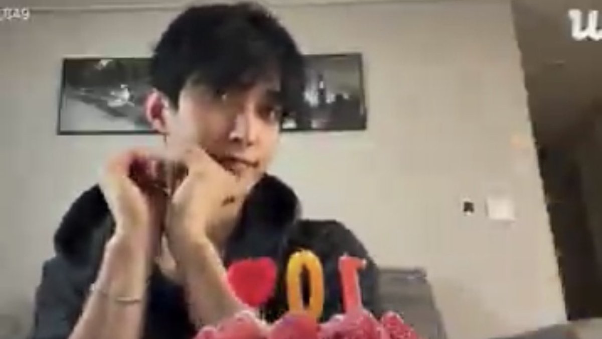 100 men vs 

dokyeom who went live and celebrated carats day early morning
dokyeom who cooked seawood soup for carats
dokyeom whose eyes are sparkling while talking about how beautiful carats are
dokyeom who wishes to grow old with carats ‘til they became halmeonis 🥹❤️‍🩹