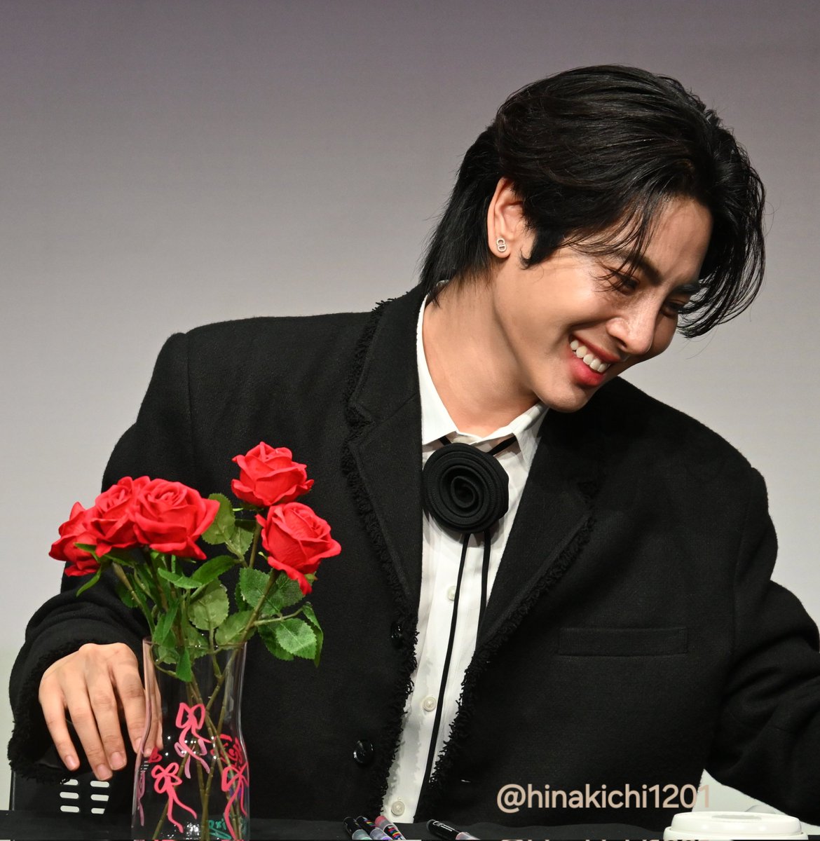 hinakichi1201's tweet photo. Mixと薔薇🌹
薔薇が似合いすぎるよ✨
#FanEventTokyoxMix
#mixxiw @wixxiws https://t.co/f0bRA6NOG9