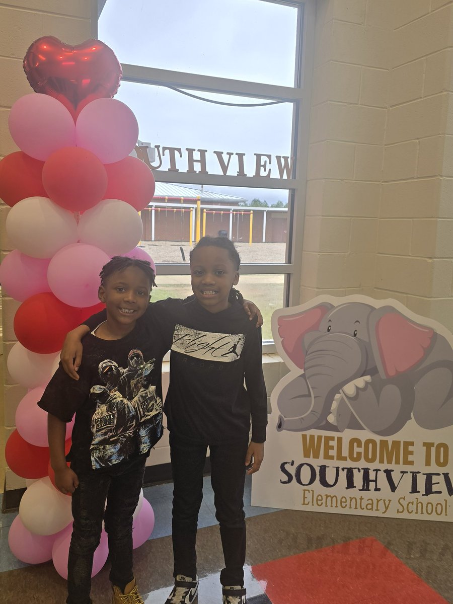 Lindsey Blevins tweet media