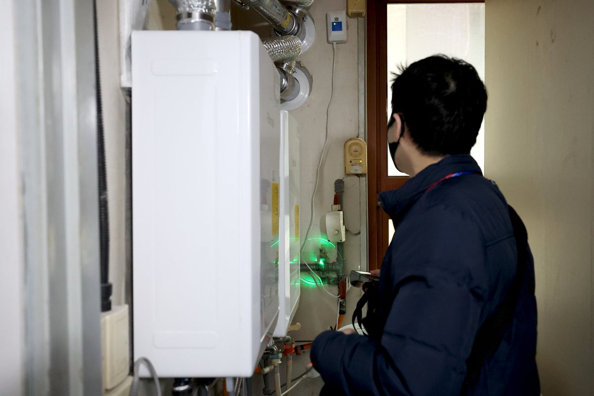 [도시의 경쟁력은 삶터의 온기에서 시작합니다]

최근 미국의 유명 유튜버가 한국의 고시원을 보고 "집이 아니라 옷장 같다"고 놀라는 영상이 화제가 되었습니다. 반면 고시원에서 취업이나 시험을 준비하며 살뜰히 일상을 꾸려가는 청년들의 브이로그 영상도 심심치 않게 마주할 수 있는 게