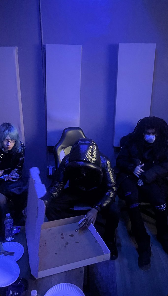 ovo (@icoulddrop) on Twitter photo 