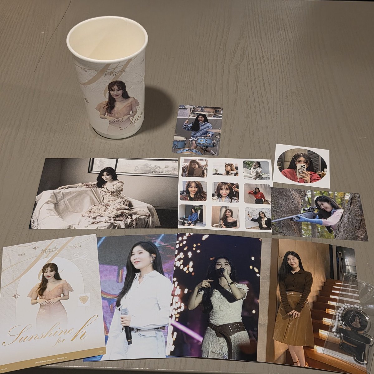 LiveRighte14748's tweet photo. #Happy_Haeri_Day
#영원히_해처럼_빛나리
해리언니 생일추카해요
영원히 노래해줘😗
카페 ㅜㅜ언니 이벤트당첨된것들
오래된 다코동의 흔적들ㅜㅜ
넘나권력이라 부러웠어요오오
하지만!!!내게도 옼키링있따아아!!
넘재밌게 놀다가요오🫶 https://t.co/yNlY4wqeUy