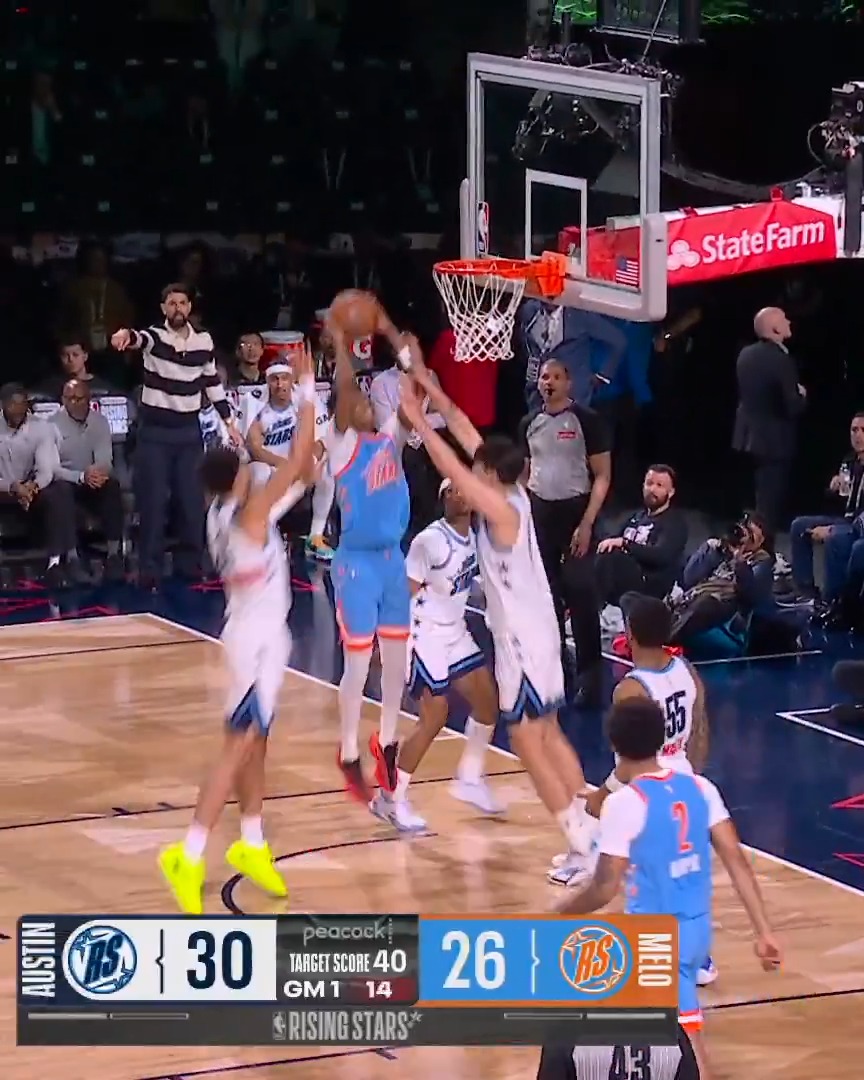 the pump fake sent everyone flying ๐ฅ
#TakeNote | @NBAAllStar