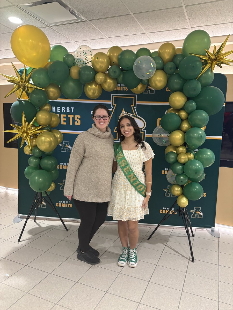 SteeleDanceTeam's tweet photo. Congratulations Bella Volpe on finishing your senior dance team season! We will miss you!
@Comet_Connect 
@SteeleComets https://t.co/YLvEyIOx3p