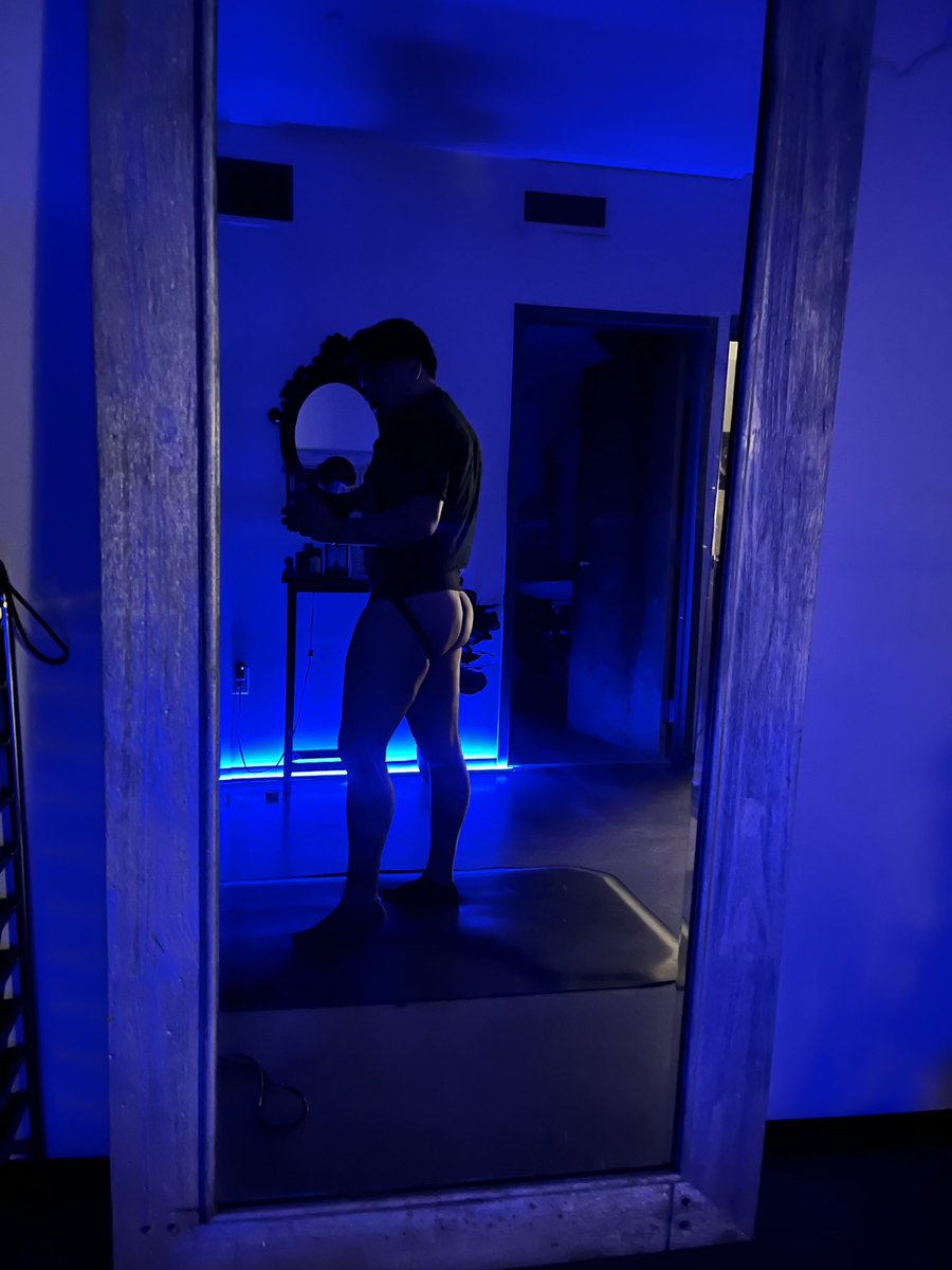 Adrian Zombiee tweet media