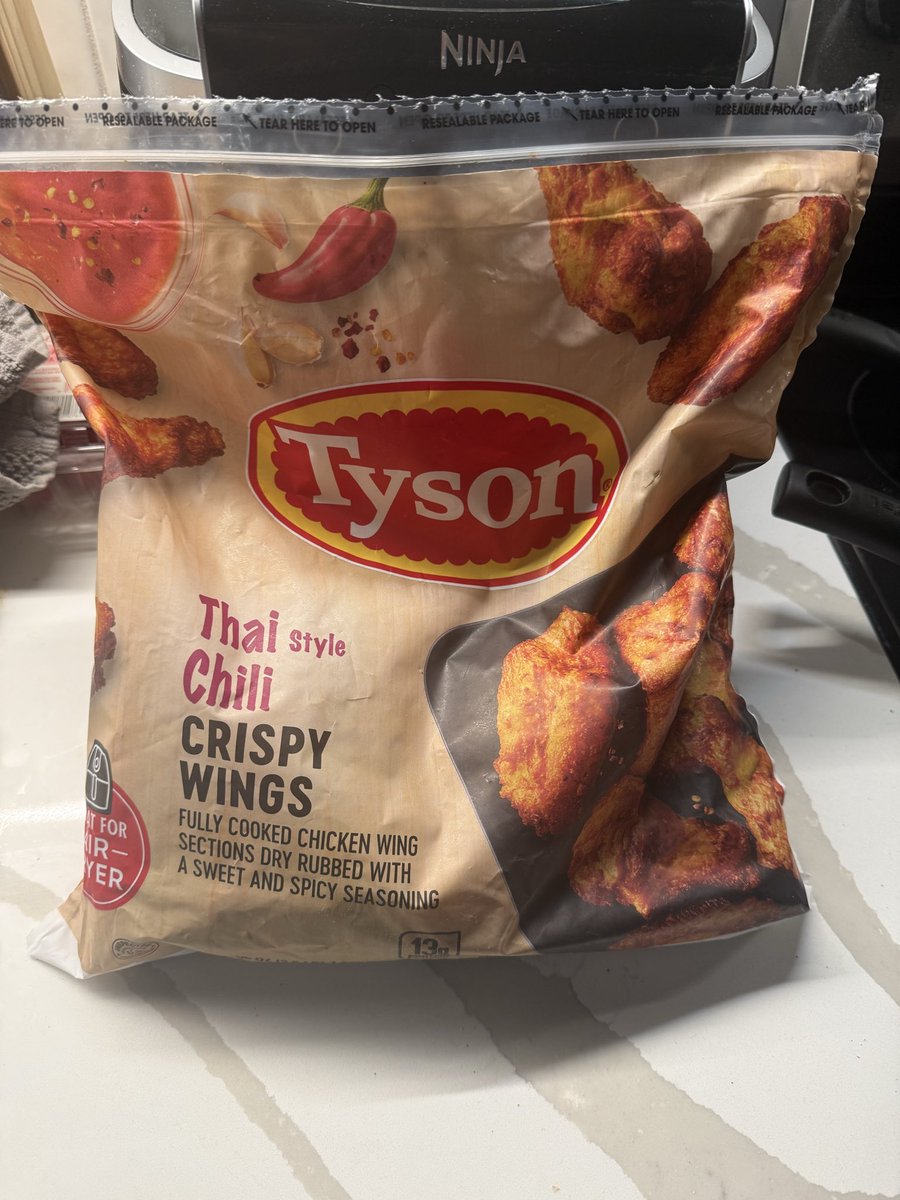 itwas_pLand's tweet photo. ain’t a frozen wing onna market touching these bad bears https://t.co/yIRVrJ9LZp