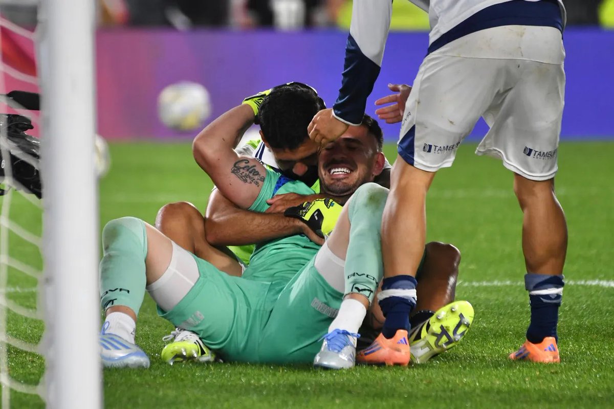 En 2024 se hizo post descenso de Colón. Ahora aplica post descenso de Godoy Cruz, que acaba de rescatar un empate agónico ante el ascendido BOLÍVAR en la primera fecha de la B Nacional 2026.

En días donde se leyeron muchas barbaridades, vale la pena mencionar a Nelson Insfrán