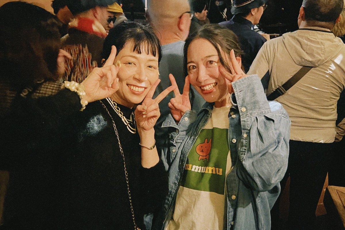 MUMUMUの曲「ペロ」のTシャツを着てくれているMUMUMU Friendsのみなさま💚
ありがとう✨🚀
3/8のU.F.O Clubで販売予定です👍👍